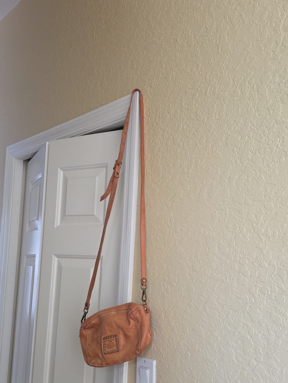 Campomaggi-Leather Crossbody Bag with Perforated Floral Pattern - Tan
